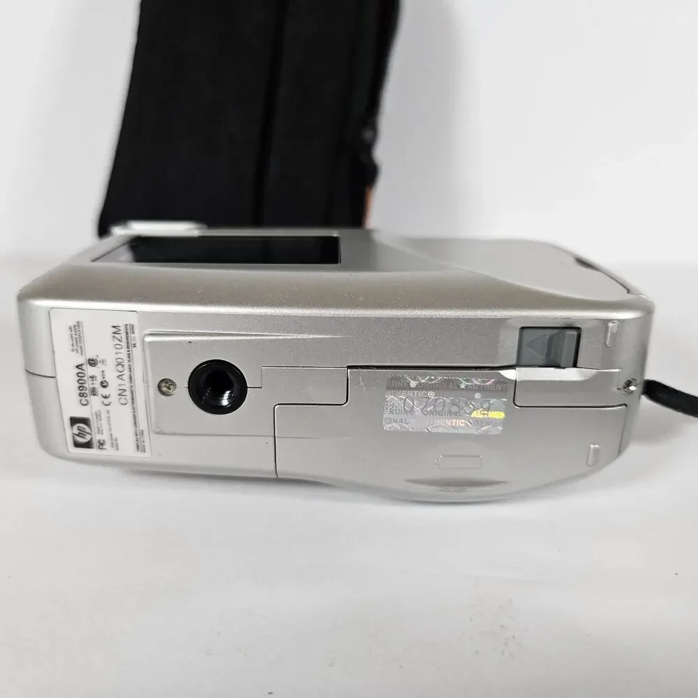HP PhotoSmart 318 Digital Camera 2.3MP Tested Working w/ Case & 64MB CF Card
